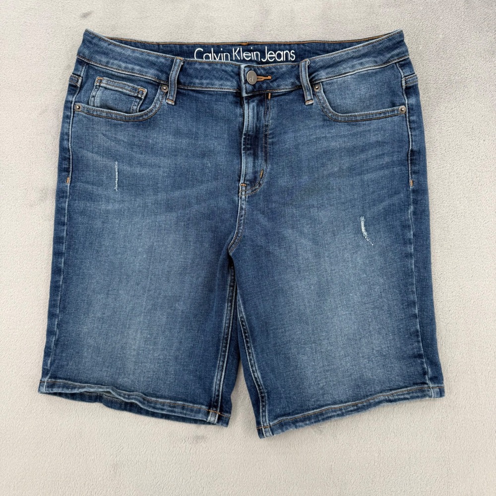 Calvin Klein Jeans Womens Medium Wash Distressed Denim Shorts Size 12